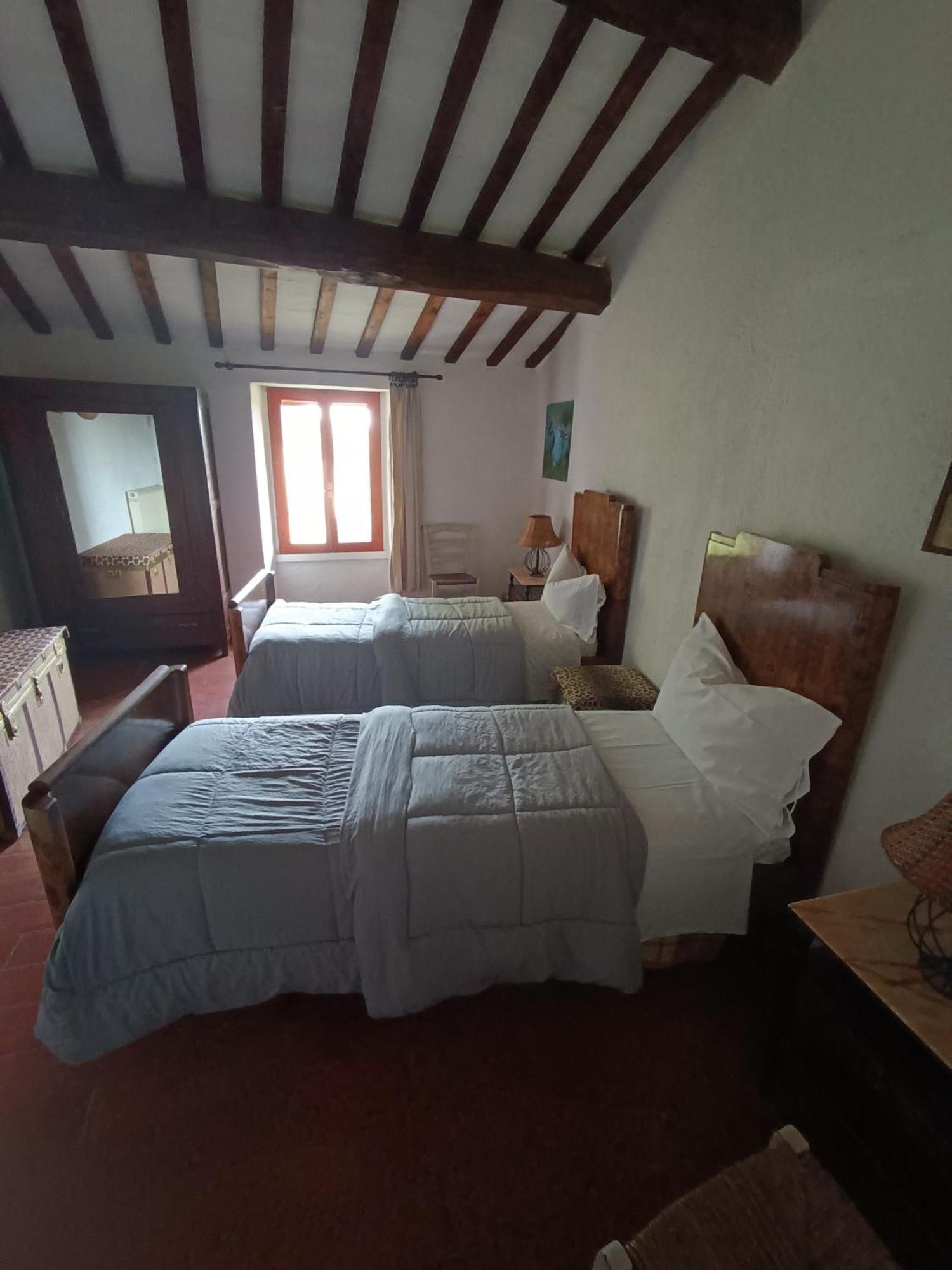 Pilgrim Rooms Gubbio Szoba fotó